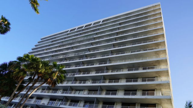 Brickell Harbour photo 3